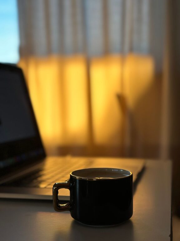 How to Create a Simple and Effective Morning Routine for a Productive Day